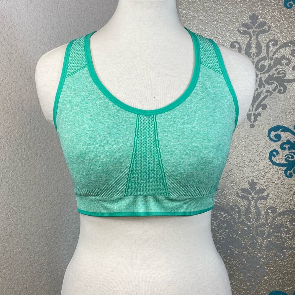 Danskin Now Fitted Teal/ Green Sports Bra
Size L (12-14)